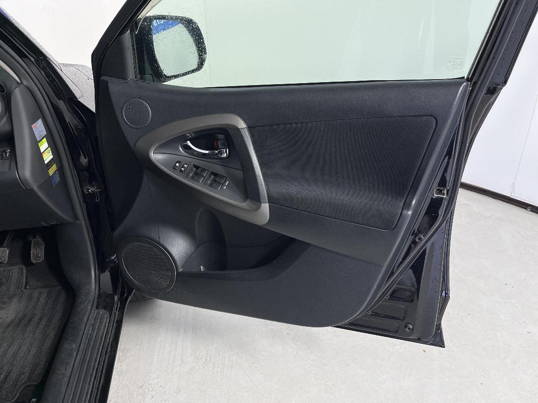 Photo '15' of Toyota Vanguard