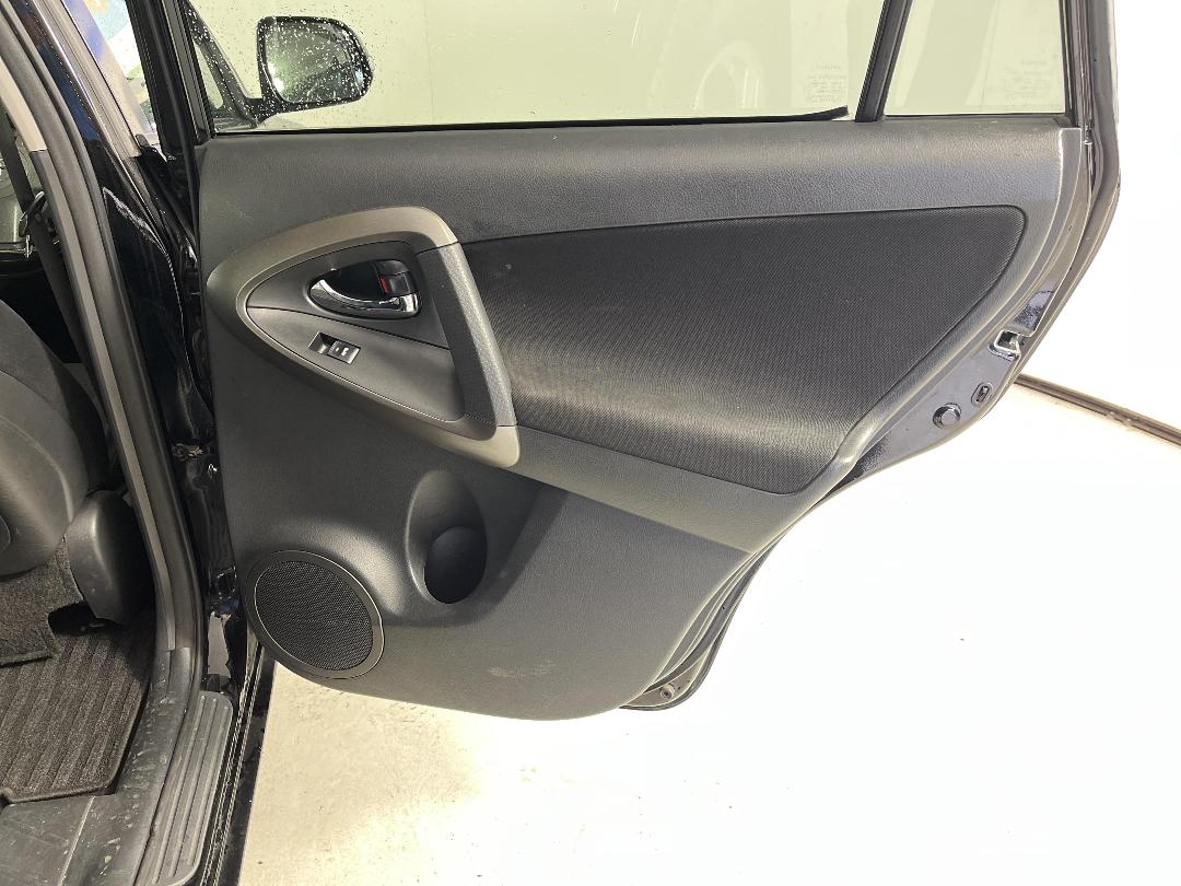 Photo '19' of Toyota Vanguard