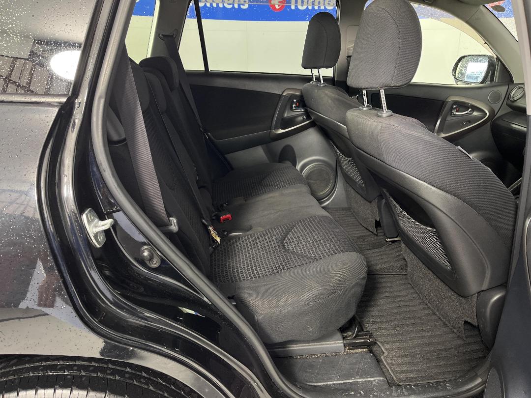 Photo '20' of Toyota Vanguard