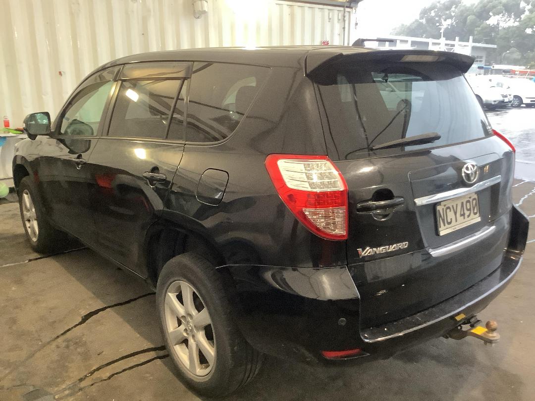 Photo '5' of Toyota Vanguard