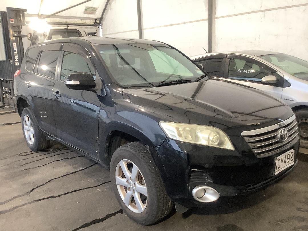 Photo '2' of Toyota Vanguard