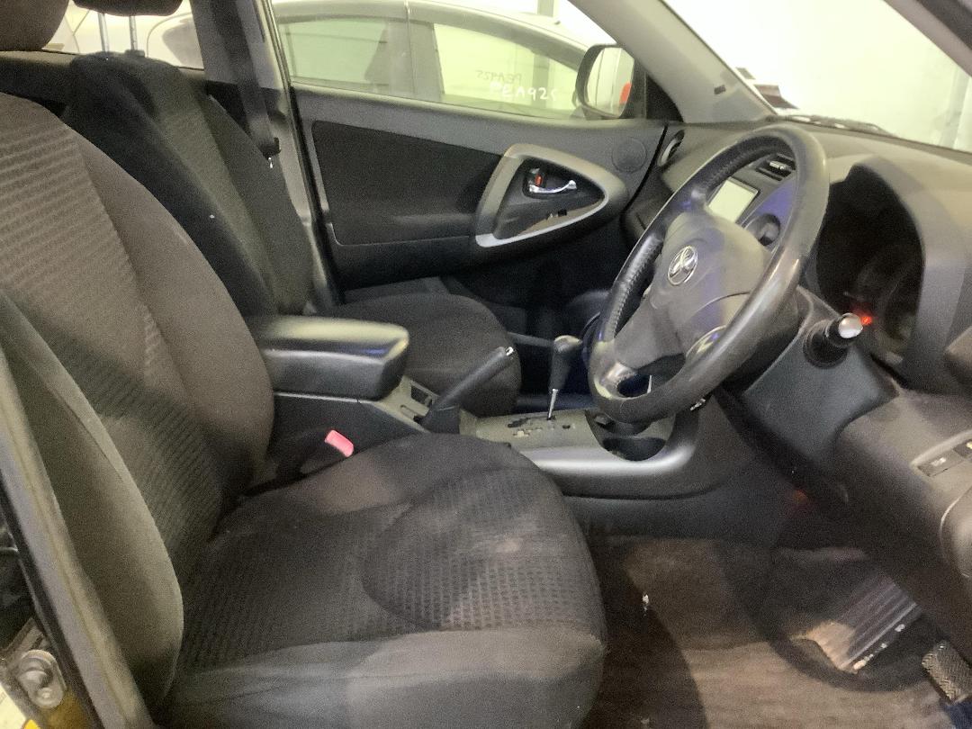 Photo '9' of Toyota Vanguard