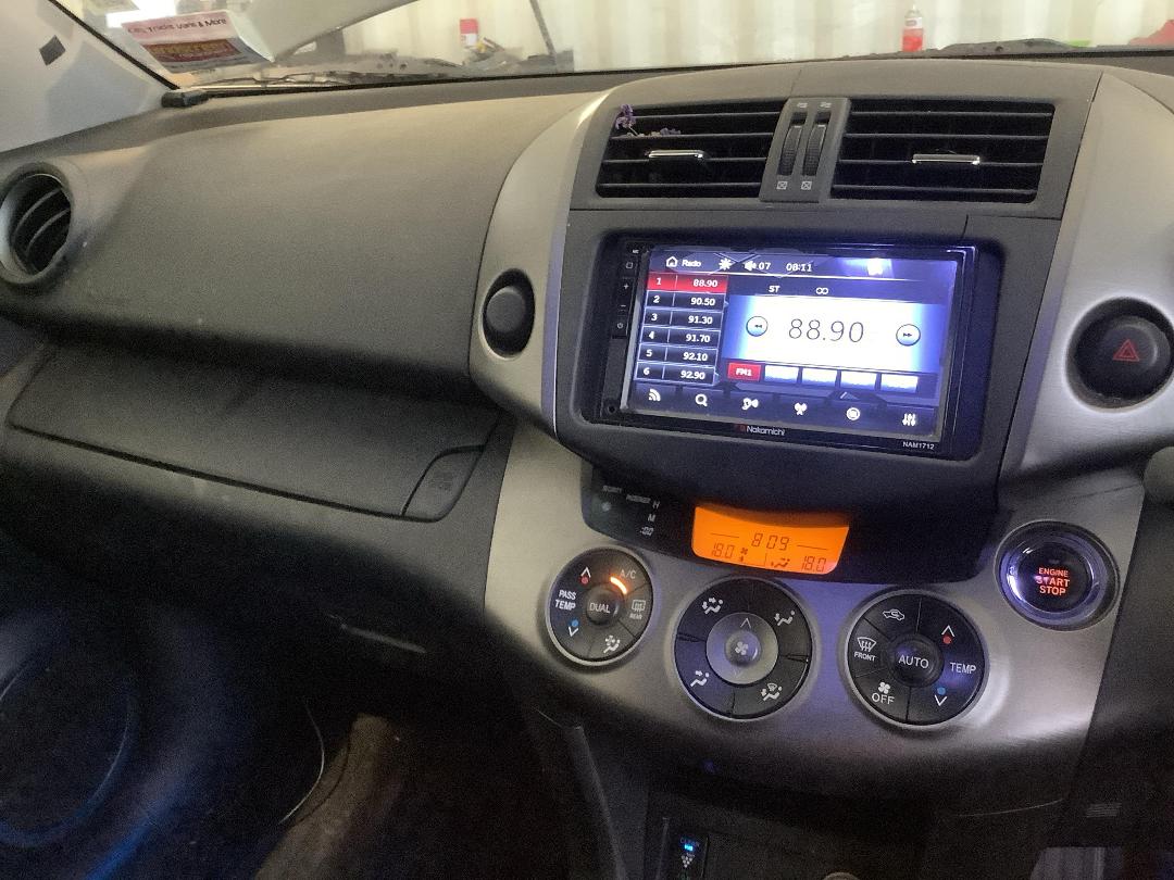 Photo '16' of Toyota Vanguard