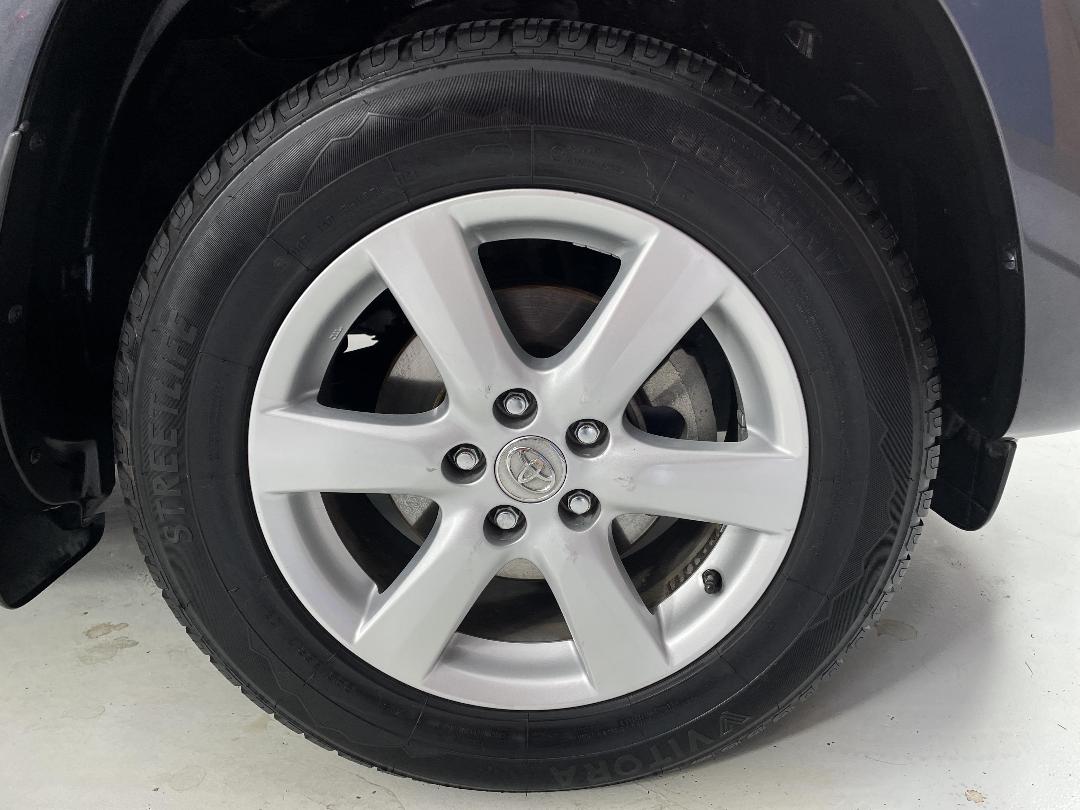 Photo '9' of Toyota Vanguard