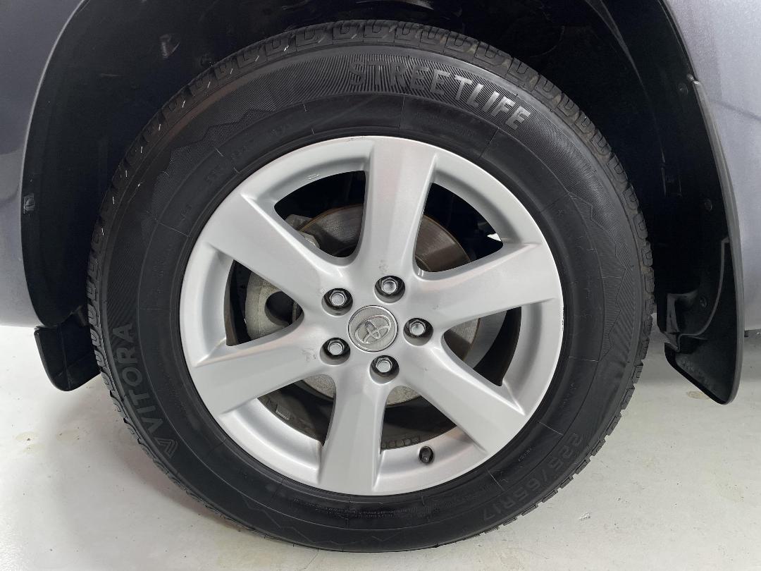 Photo '10' of Toyota Vanguard