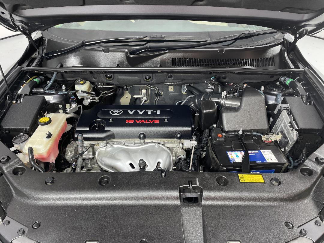 Photo '13' of Toyota Vanguard