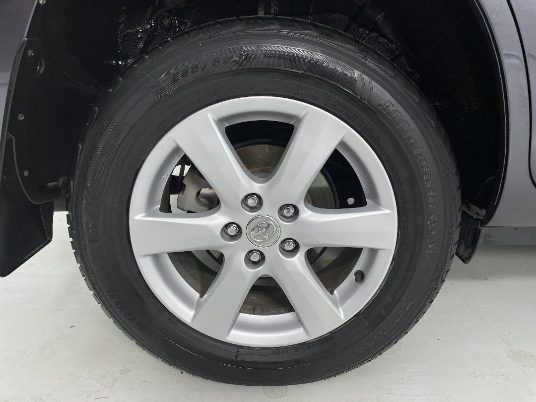 Photo '12' of Toyota Vanguard