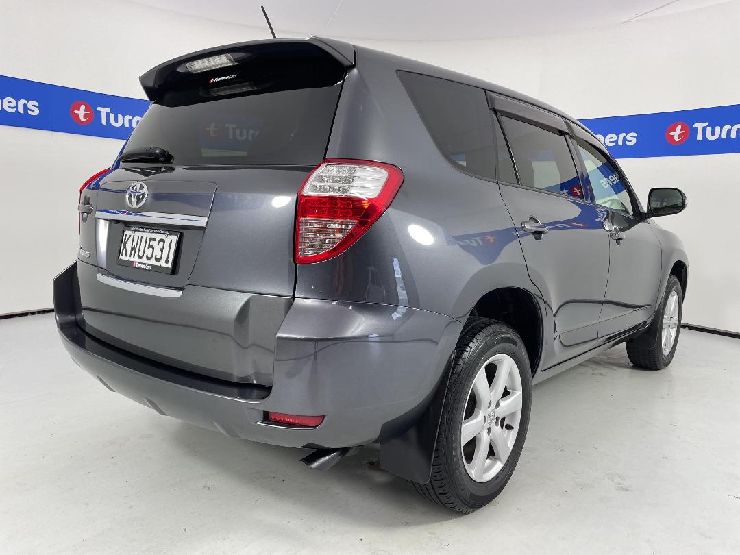 Photo '7' of Toyota Vanguard