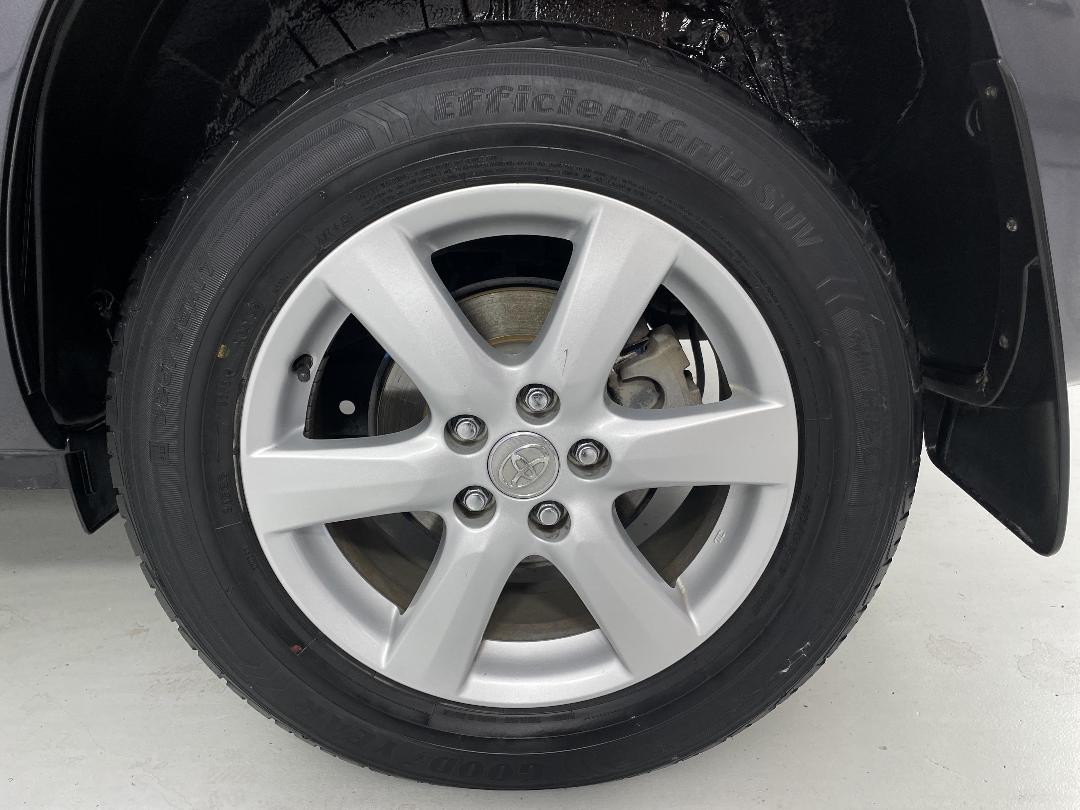 Photo '11' of Toyota Vanguard