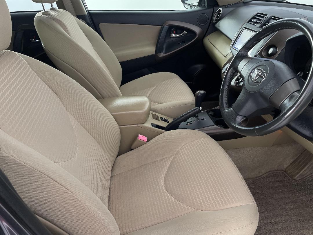 Photo '16' of Toyota Vanguard