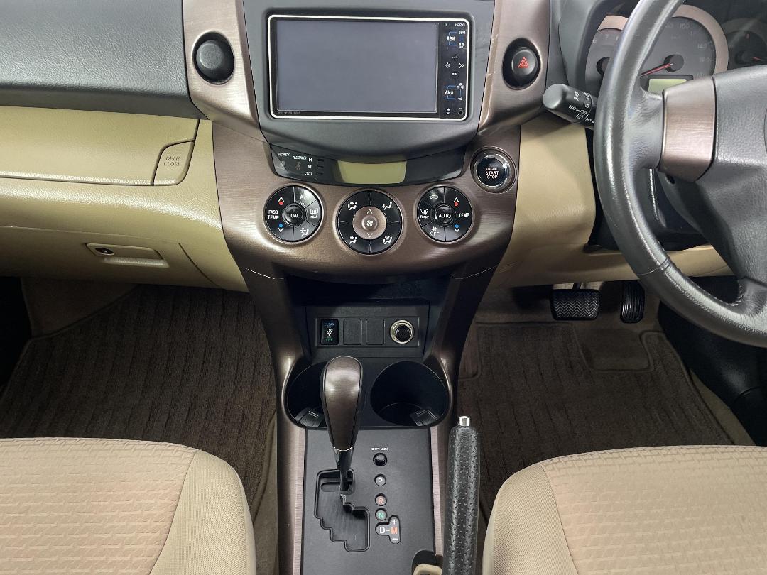 Photo '18' of Toyota Vanguard