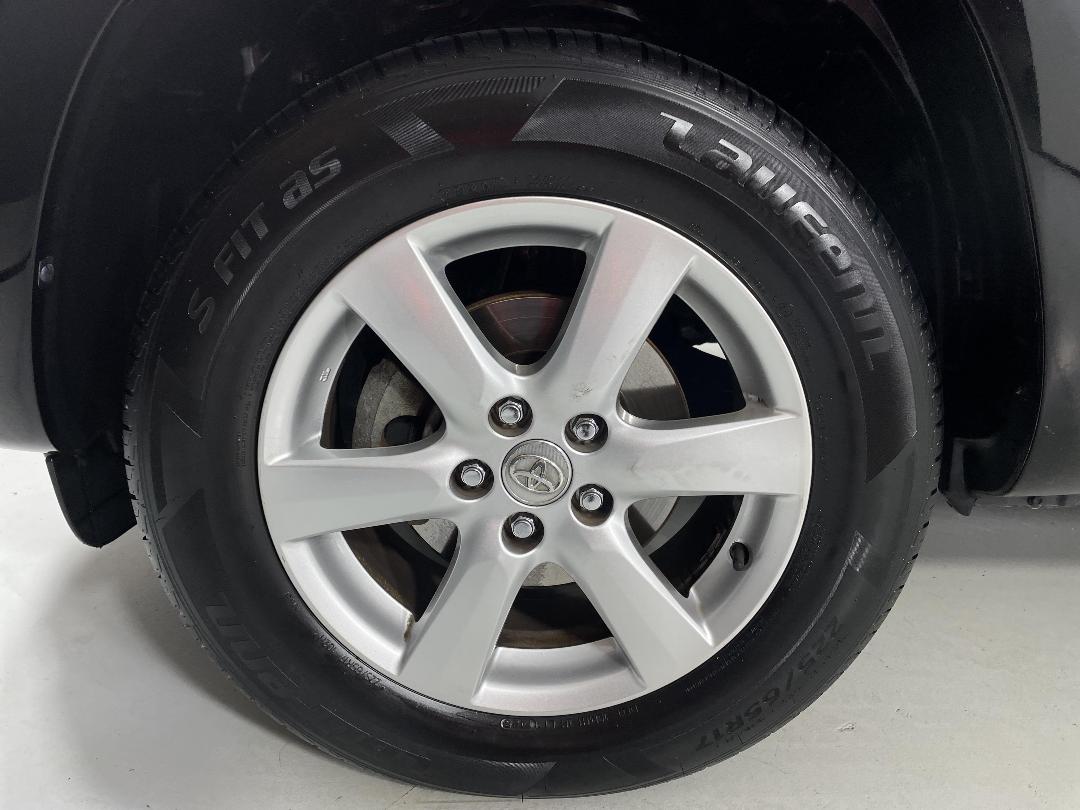 Photo '10' of Toyota Vanguard