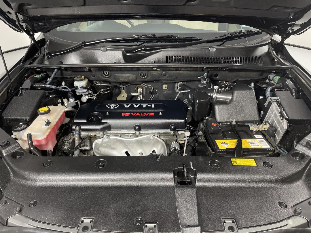 Photo '13' of Toyota Vanguard