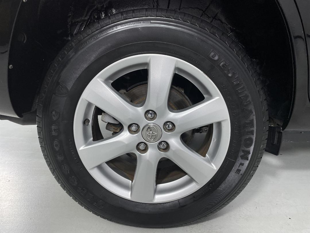 Photo '12' of Toyota Vanguard