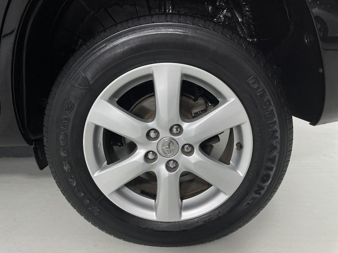 Photo '11' of Toyota Vanguard