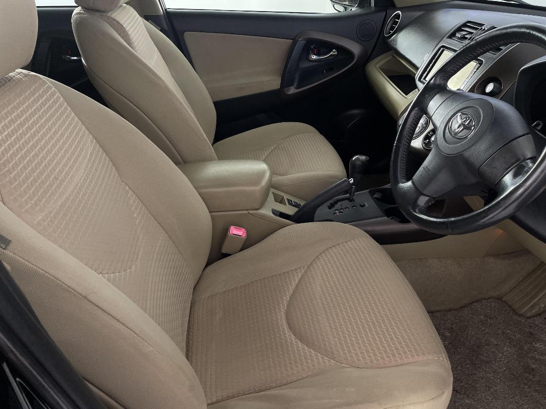 Photo '16' of Toyota Vanguard