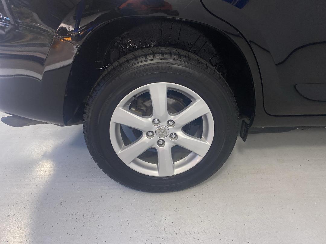 Photo '12' of Toyota Vanguard