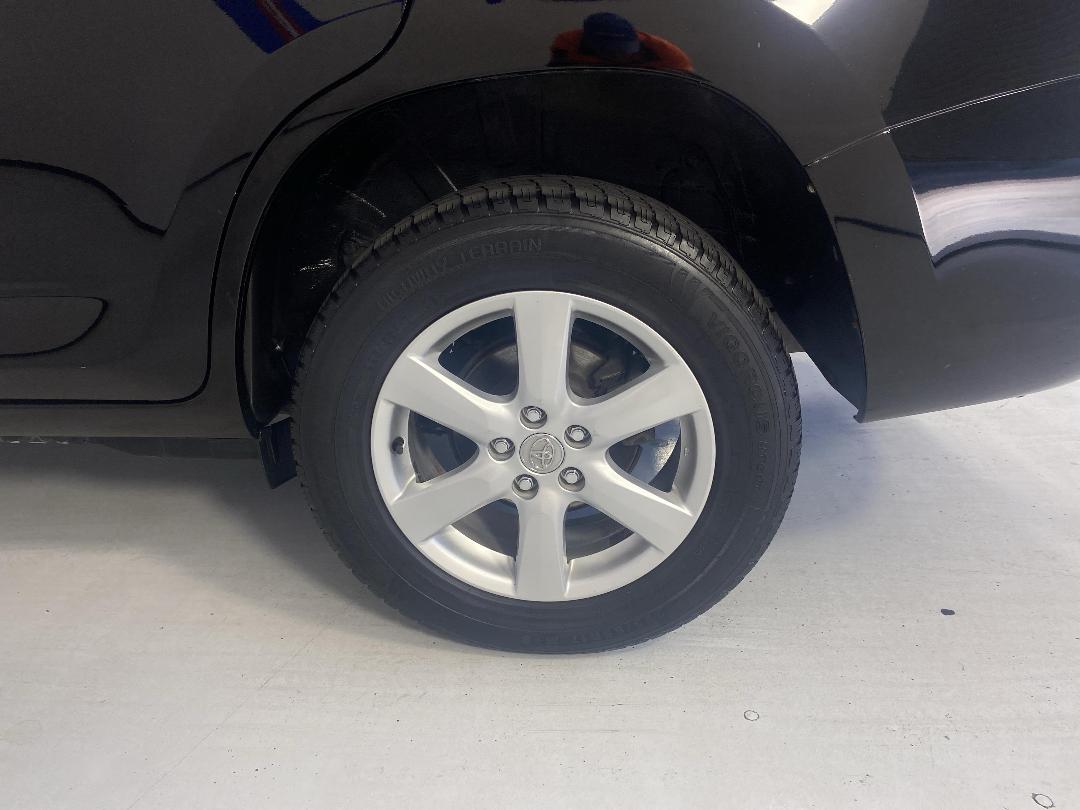 Photo '11' of Toyota Vanguard