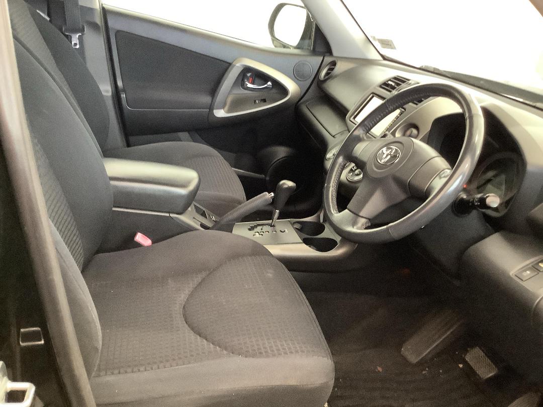 Photo '10' of Toyota Vanguard