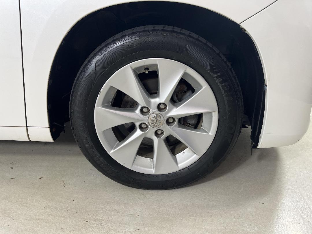 Photo '9' of Toyota Vellfire Photo '9' of Toyota Vellfire