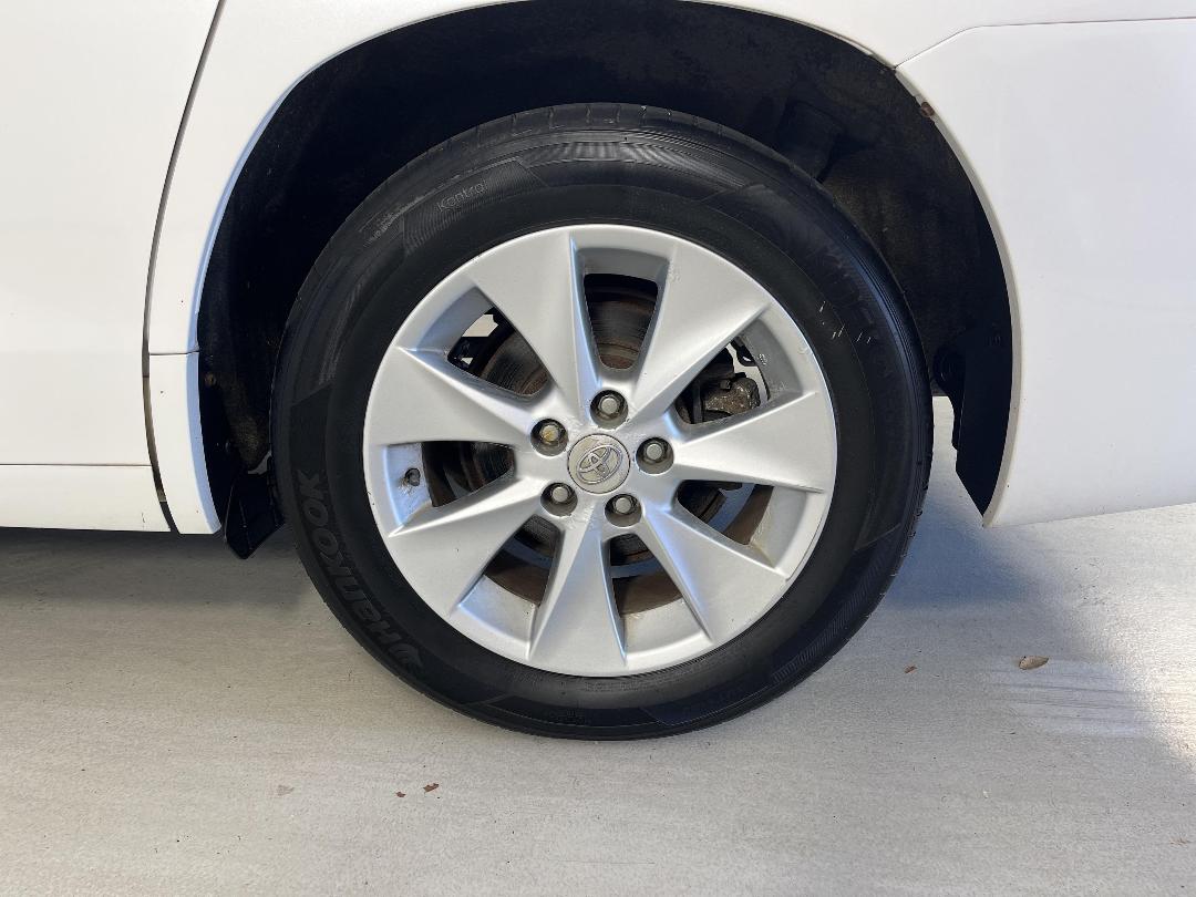 Photo '11' of Toyota Vellfire Photo '11' of Toyota Vellfire