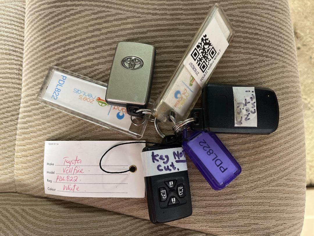 Photo '22' of Toyota Vellfire Photo '22' of Toyota Vellfire