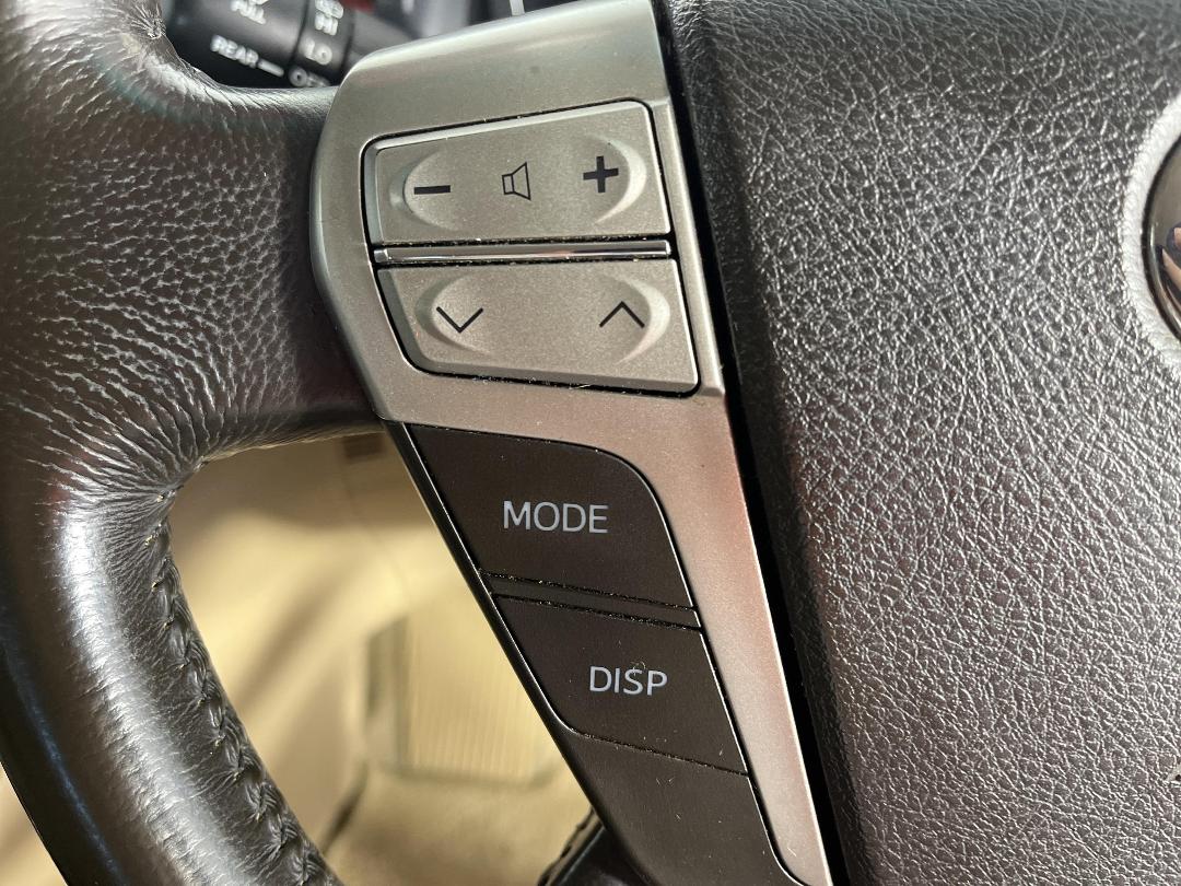 Photo '24' of Toyota Vellfire Photo '24' of Toyota Vellfire