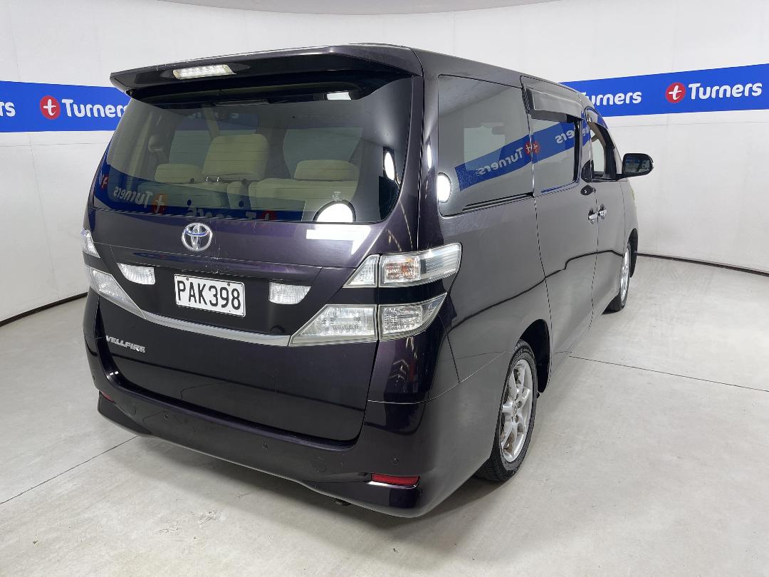 Photo '7' of Toyota Vellfire Photo '7' of Toyota Vellfire