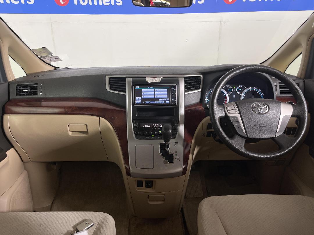 Photo '17' of Toyota Vellfire Photo '17' of Toyota Vellfire