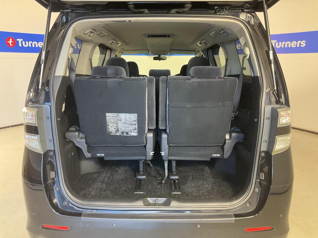 Photo '14' of Toyota Vellfire