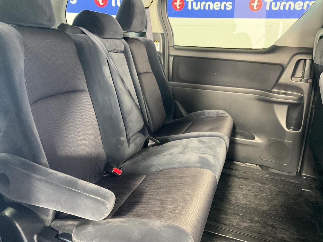 Photo '20' of Toyota Vellfire