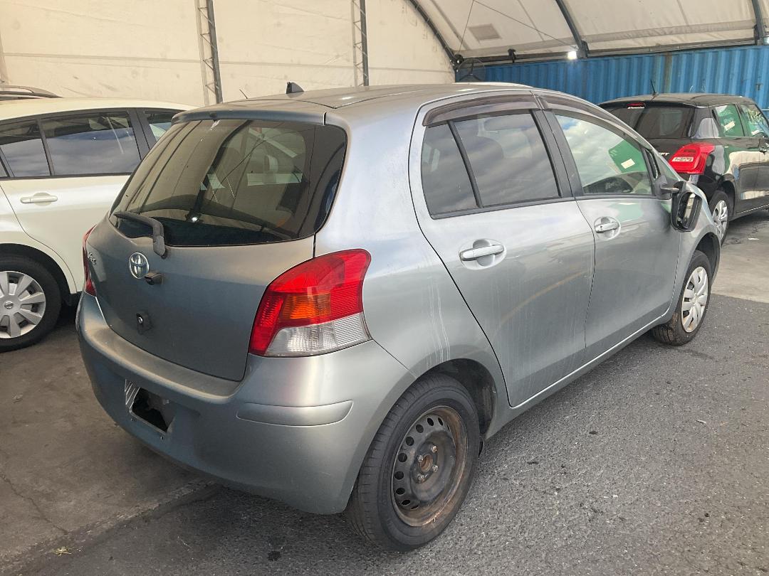 Photo '6' of Toyota Vitz