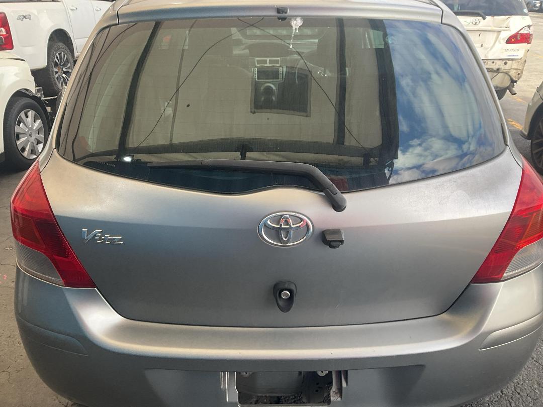 Photo '5' of Toyota Vitz