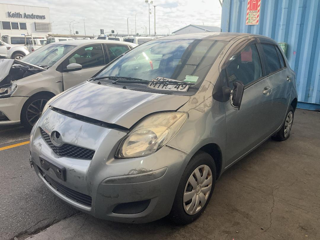 Photo '3' of Toyota Vitz