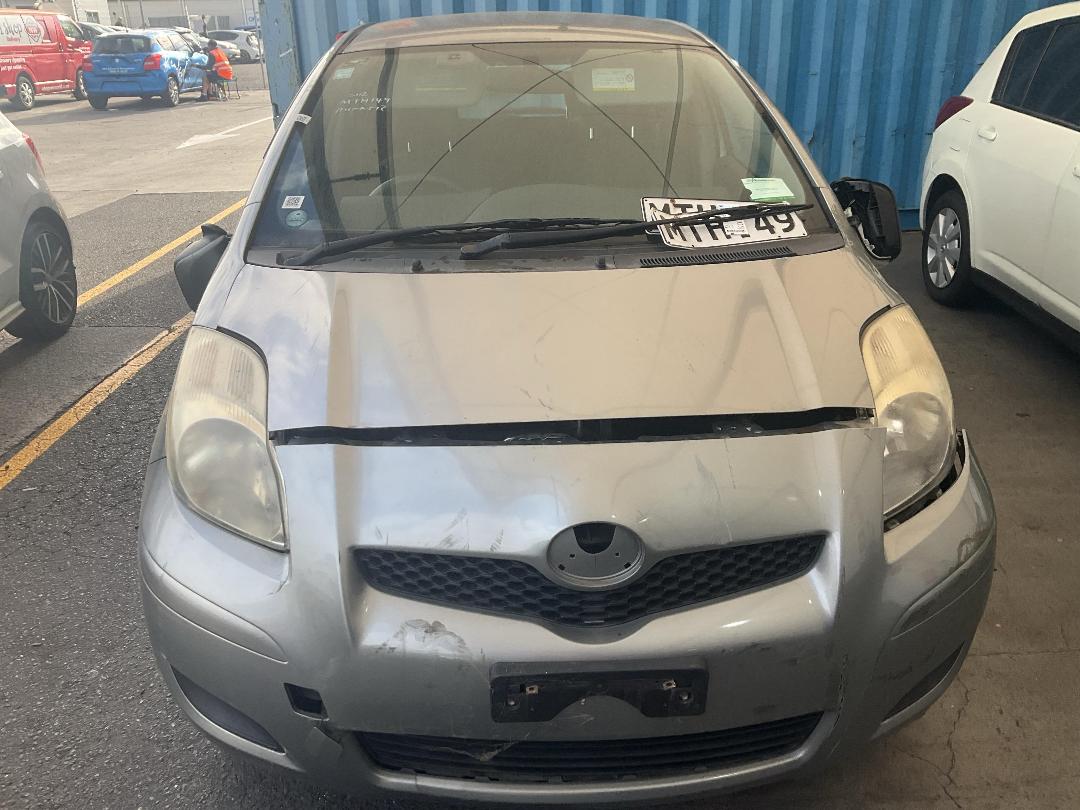 Photo '2' of Toyota Vitz