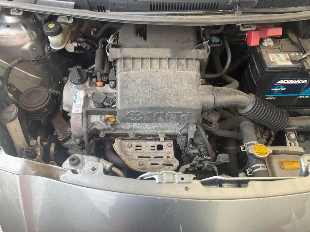 Photo '14' of Toyota Vitz