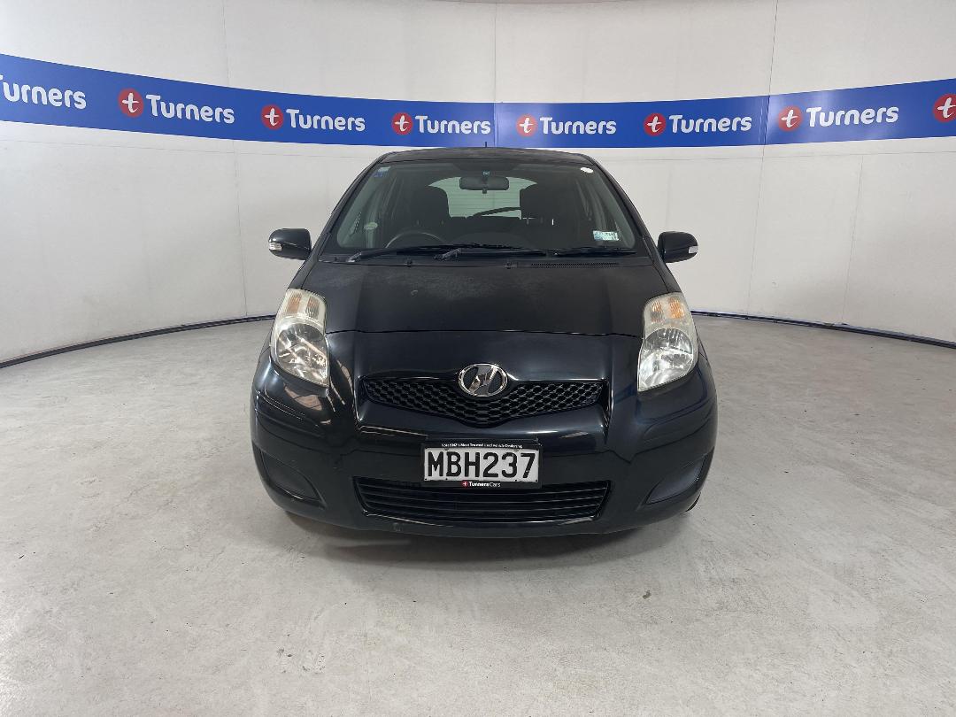 Photo '2' of Toyota Vitz