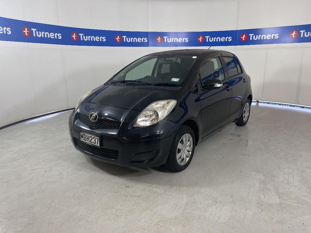 Photo '4' of Toyota Vitz