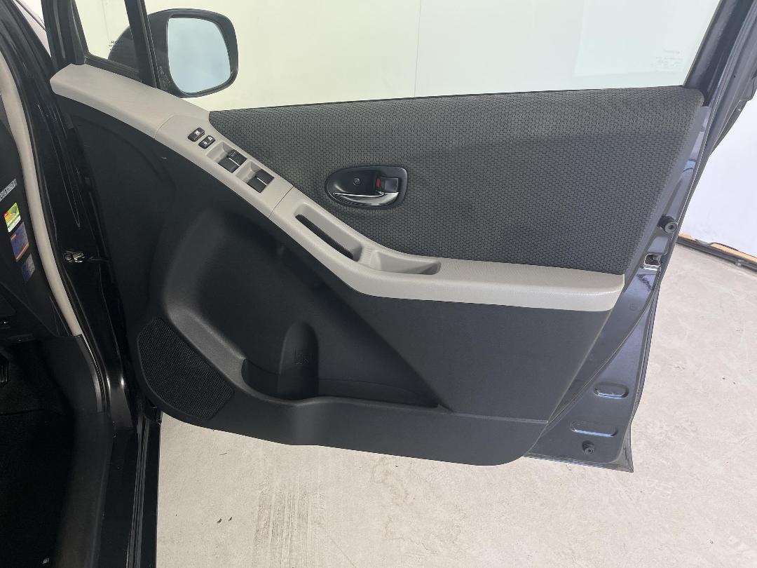 Photo '15' of Toyota Vitz