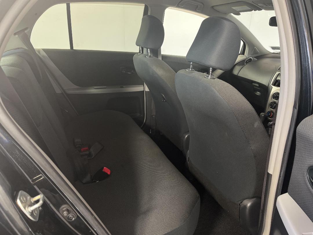 Photo '20' of Toyota Vitz