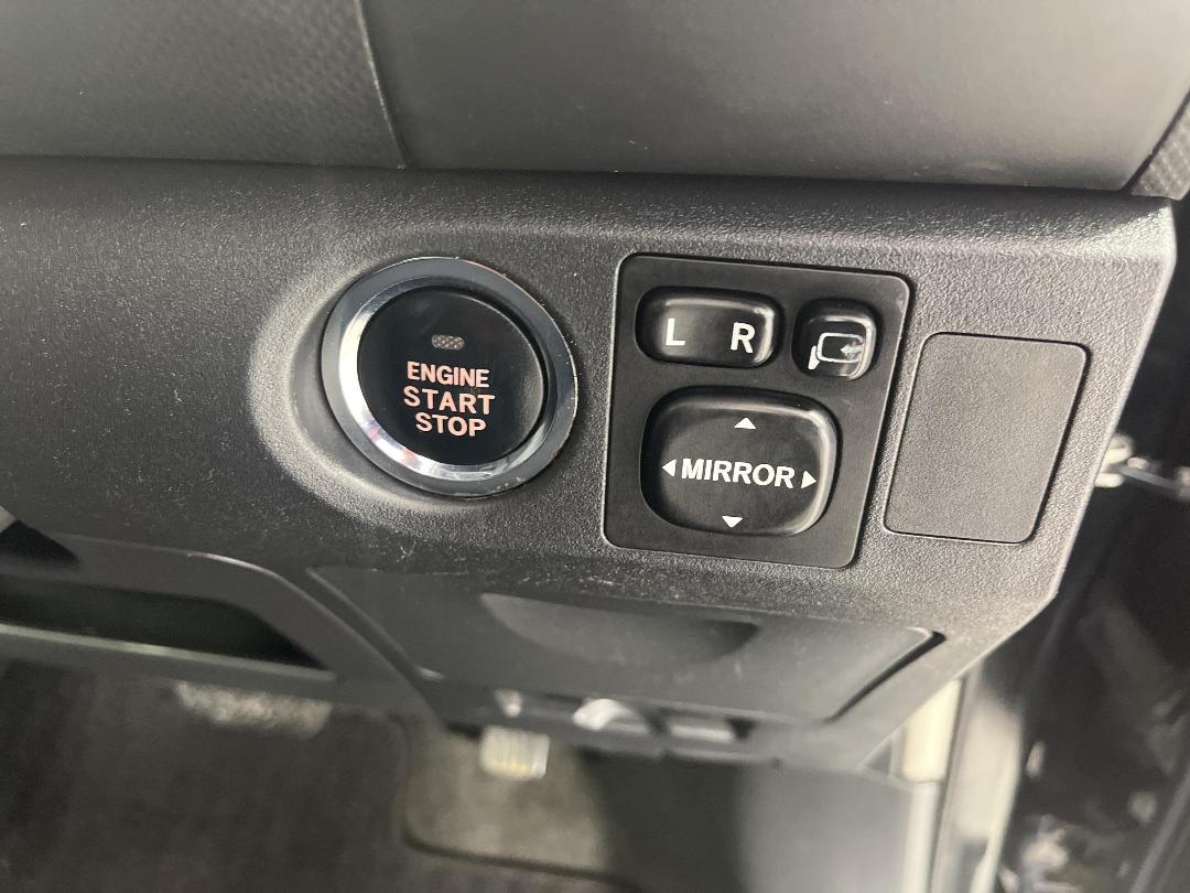 Photo '25' of Toyota Vitz