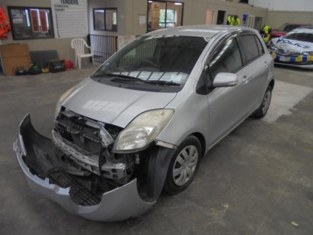 Photo '2' of Toyota Vitz Photo '2' of Toyota Vitz