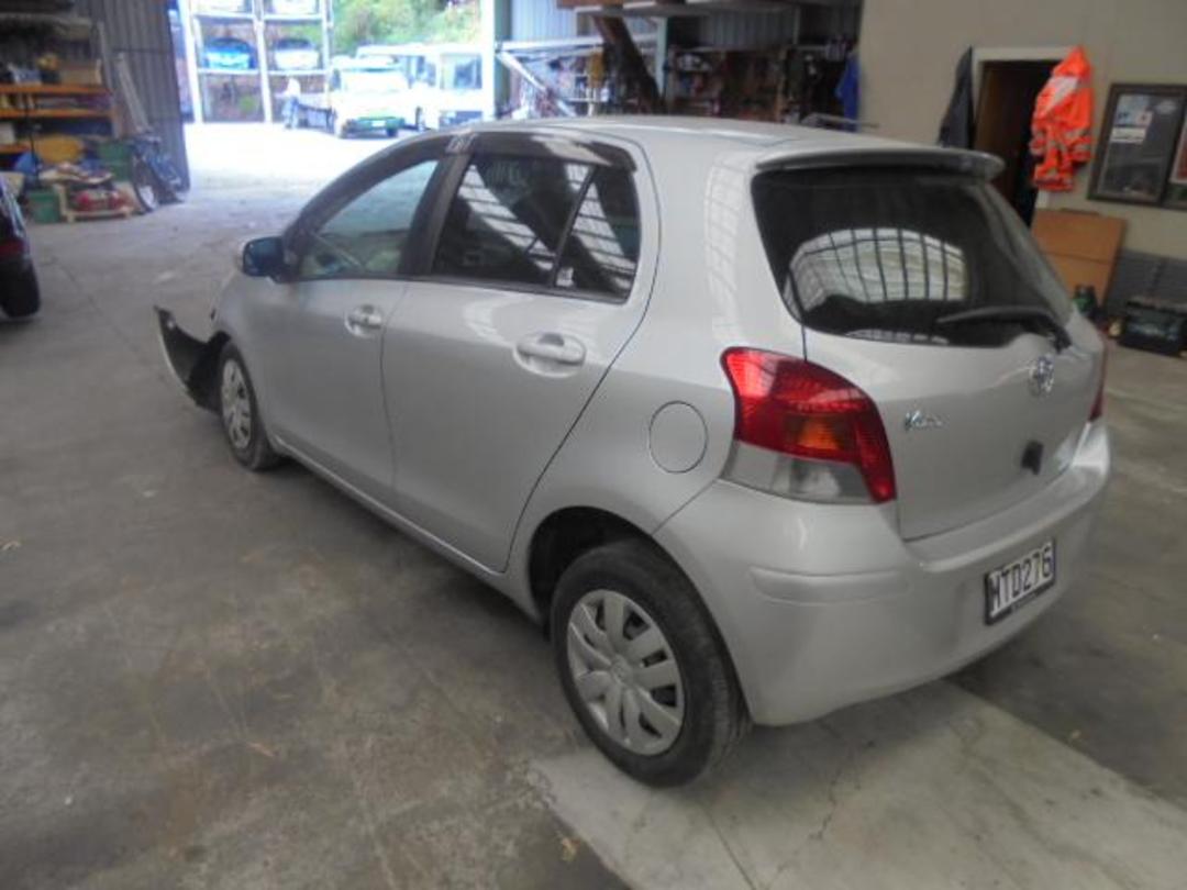 Photo '3' of Toyota Vitz Photo '3' of Toyota Vitz