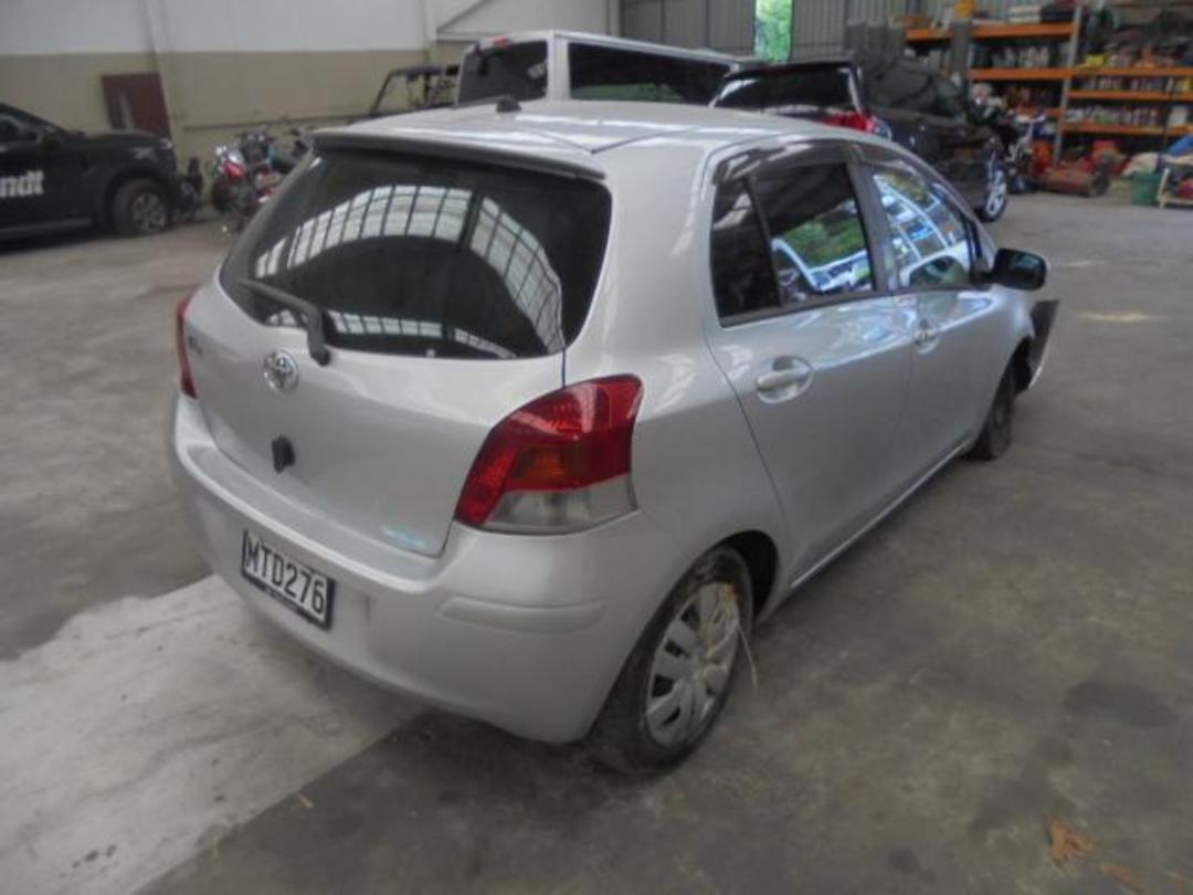 Photo '5' of Toyota Vitz Photo '5' of Toyota Vitz