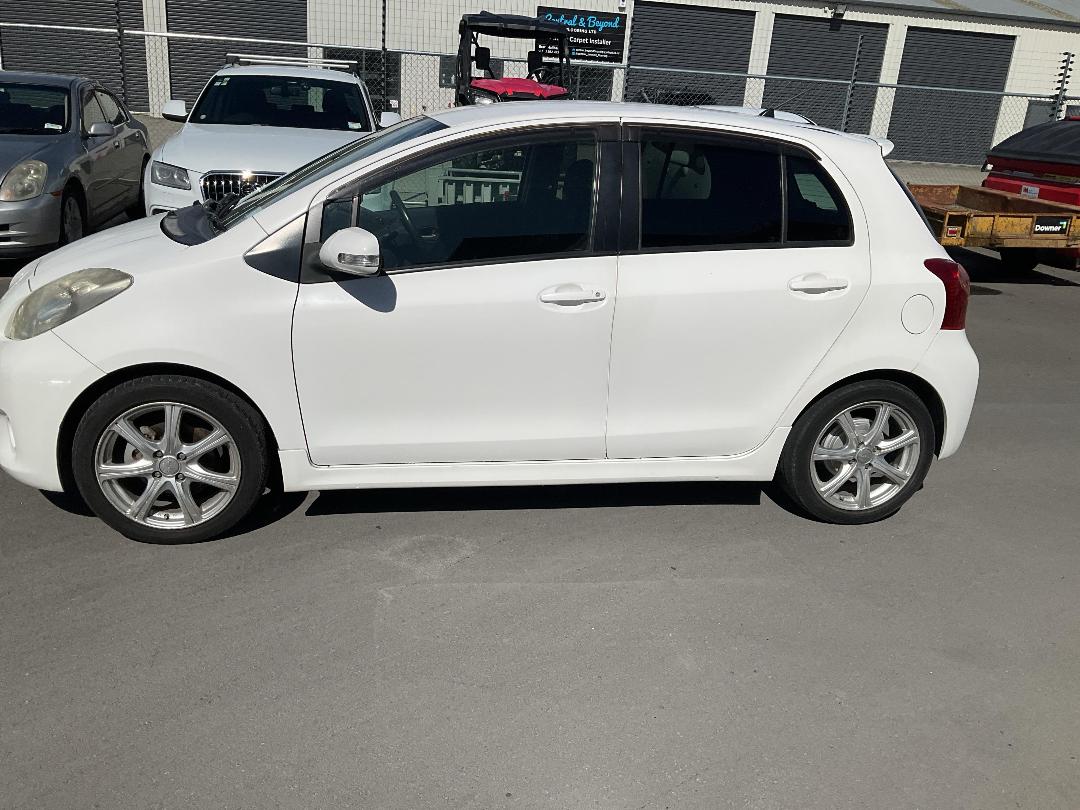 Photo '5' of Toyota Vitz TRO