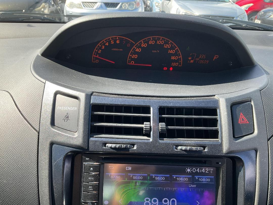 Photo '2' of Toyota Vitz TRO