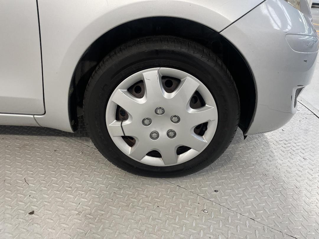 Photo '9' of Toyota Vitz