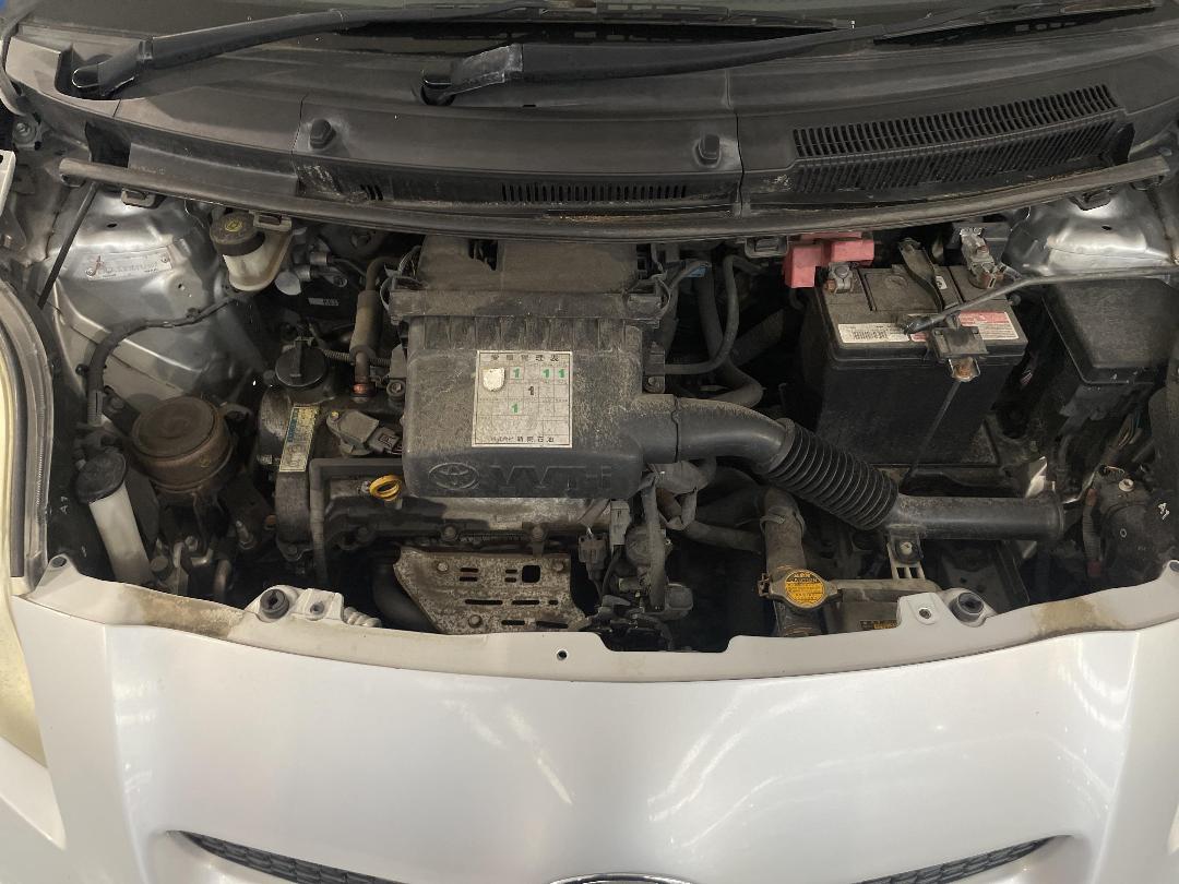 Photo '13' of Toyota Vitz