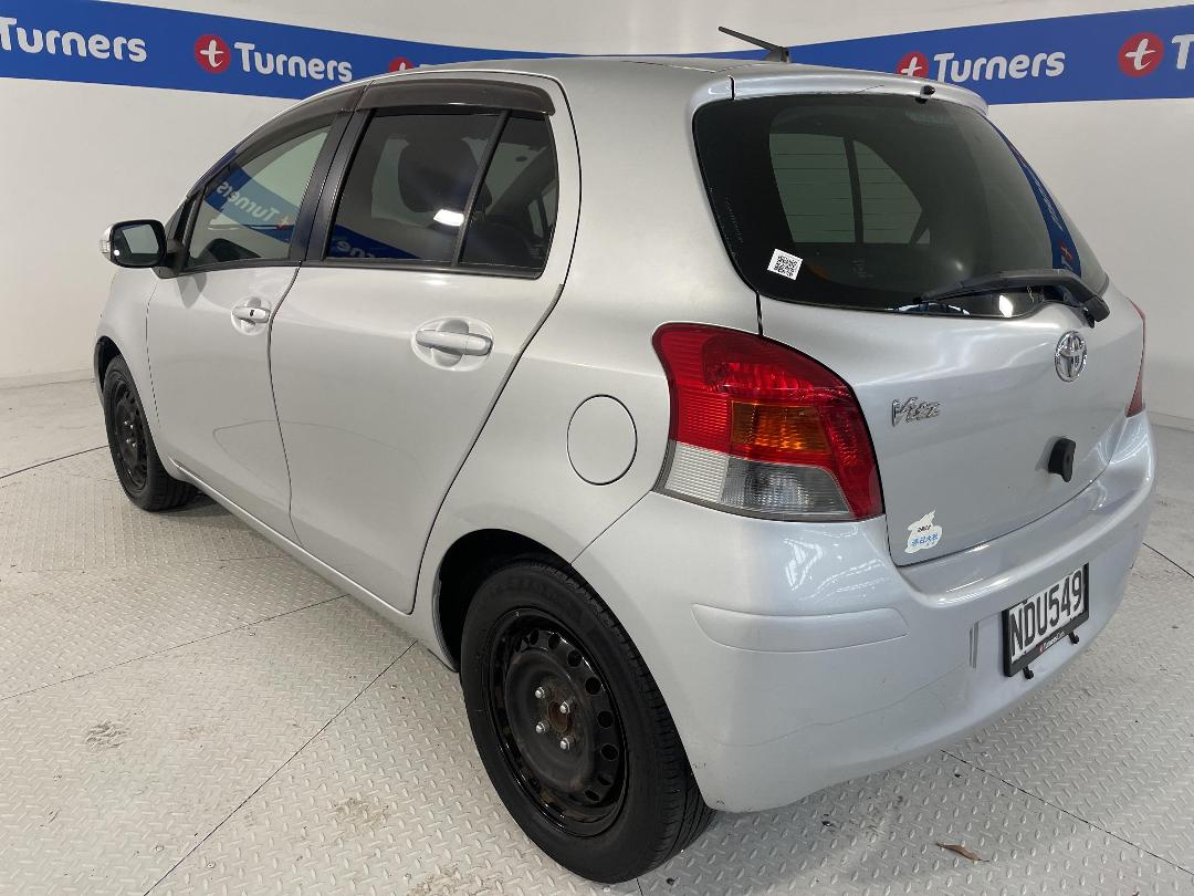 Photo '5' of Toyota Vitz