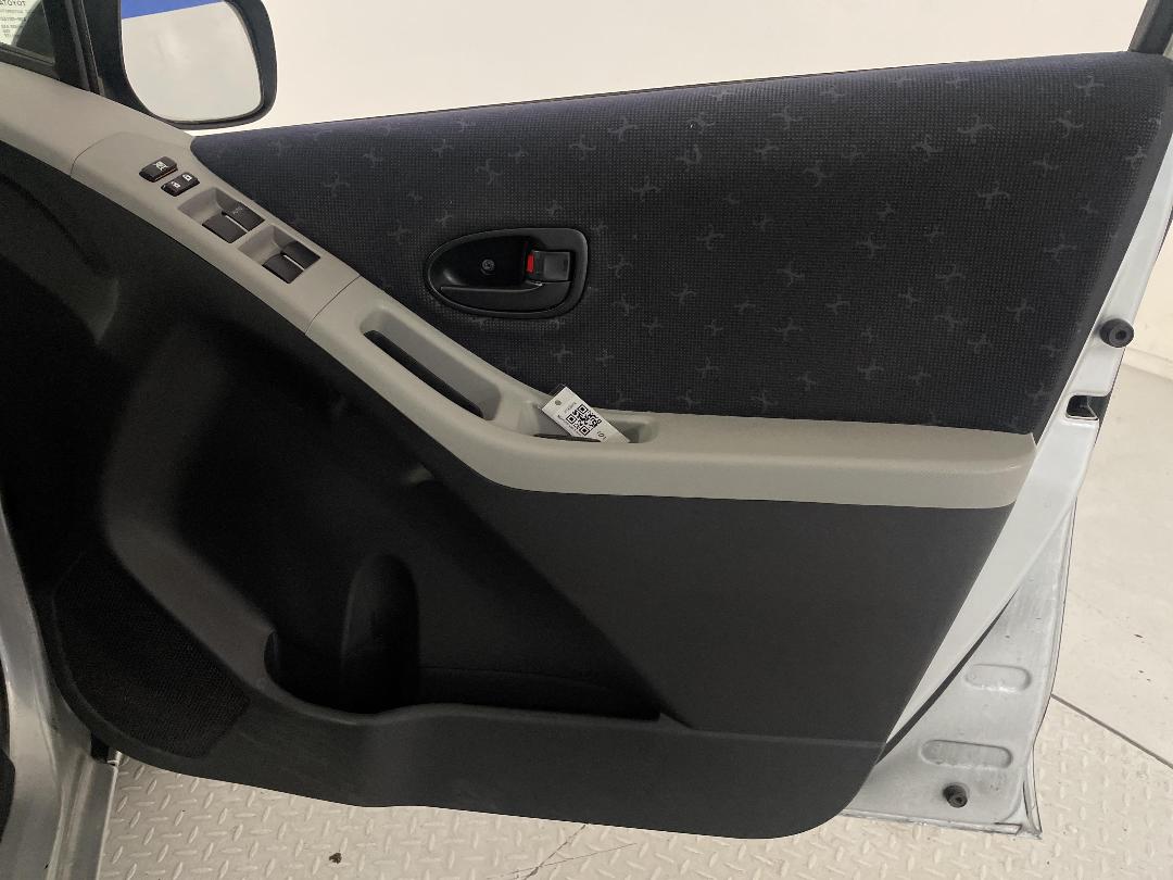 Photo '15' of Toyota Vitz